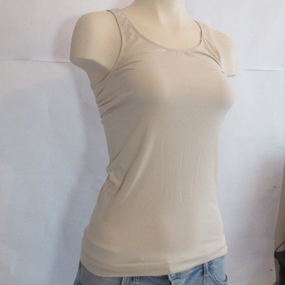 Babaton Aritzia  top tank with a round neckline Women  Beige  Medium/ large - Picture 3 of 7